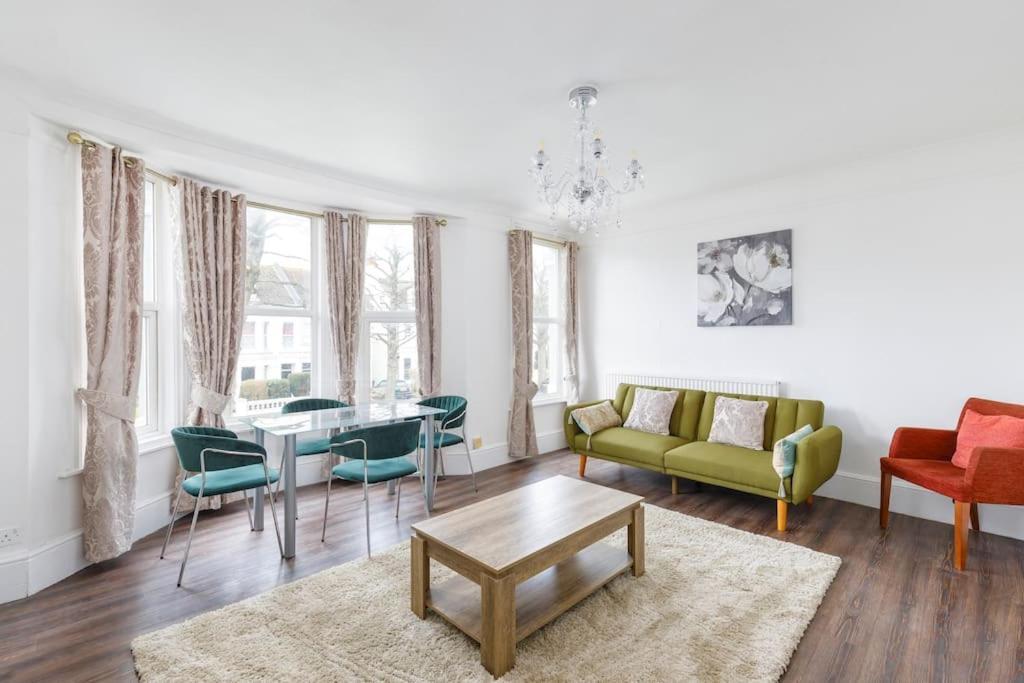 Charming 2 Bedroom Flat In Central Hove With Free Parking Exterior photo